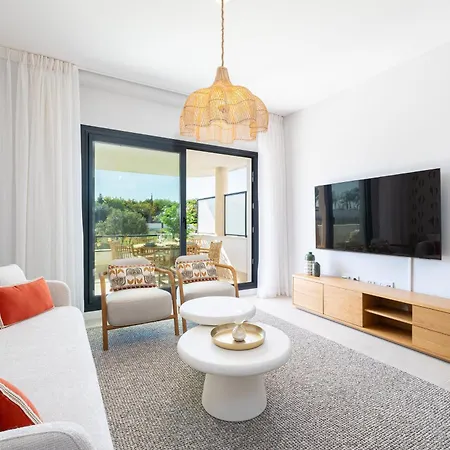 Apartment Deluxe With Terrace Aranya By Aora