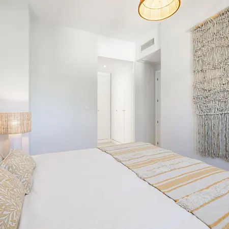 Deluxe With Terrace Aranya By Aora Apartment *