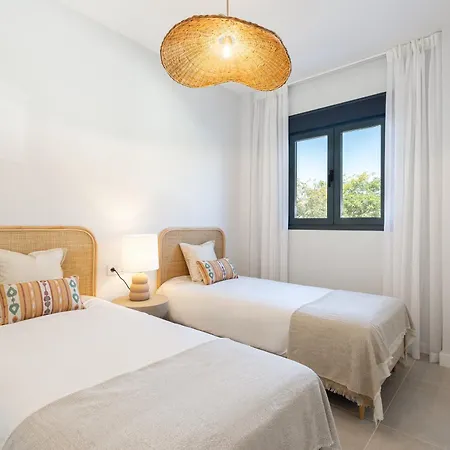 Apartment Deluxe With Terrace Aranya By Aora