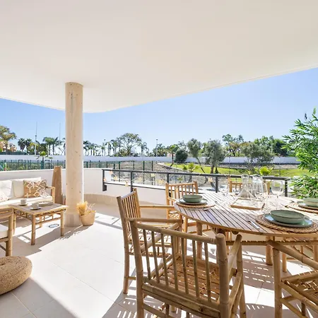 Apartment Deluxe With Terrace Aranya By Aora